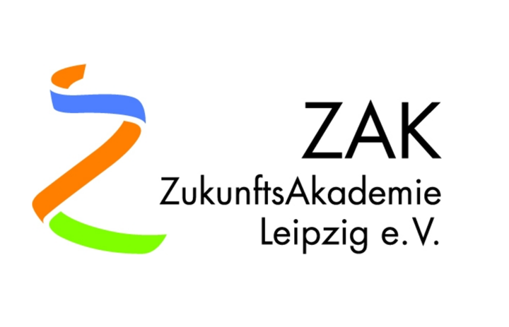 Man sieht das Logo der Zukunftsakademie Leipzig E.V. in den Farben orange, blau, hellgrün, Schrift schwarz - Link: Servicestelle BNE - Zukunftsakademie Leipzig e.V. (Leipzig, LK Nordsachsen und Leipzig)