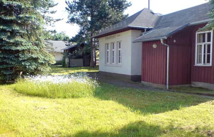 Zu sehen ist das Gebäude der Naturschutzstation Landschaftspflegeverband Mulde/Flöha in Eppendorf. - Link: Landschaftspflegeverband Mulde/Flöha e.V.