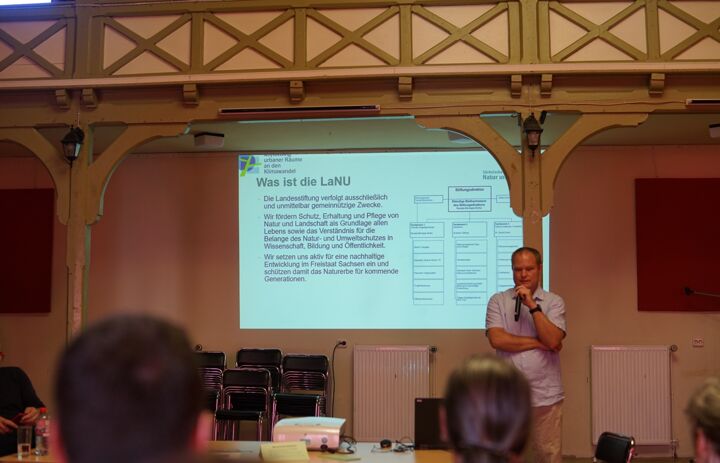 Vortrag René Otparlik zum Fördervorhaben des BBSR beim 1. Bürgerdialog in Wechselburg am 28. August 2024