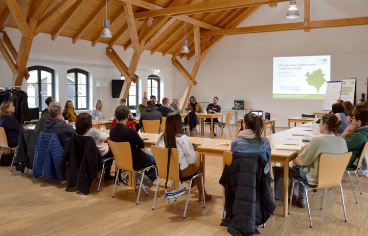 Veranstaltung im Saal des NUZ