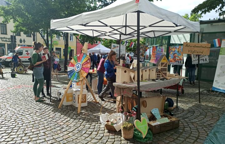 Marktstand des NUZ