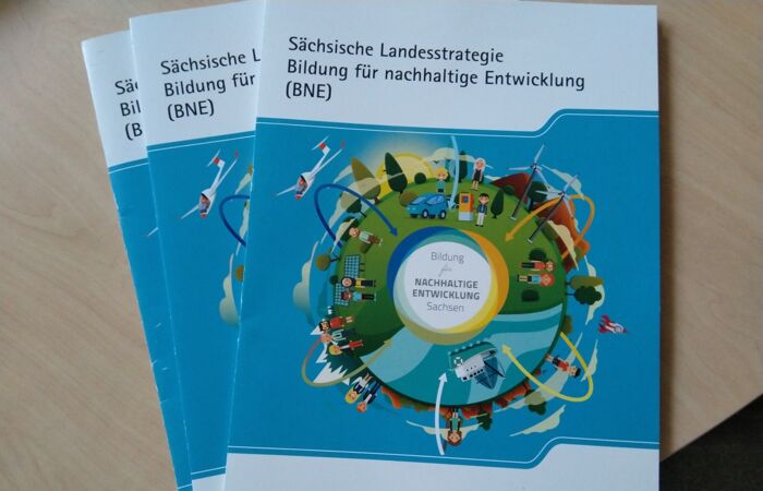 Broschüre der Sächsischen Landesstrategie Bildung für nachhaltige Entwicklung (BNE).