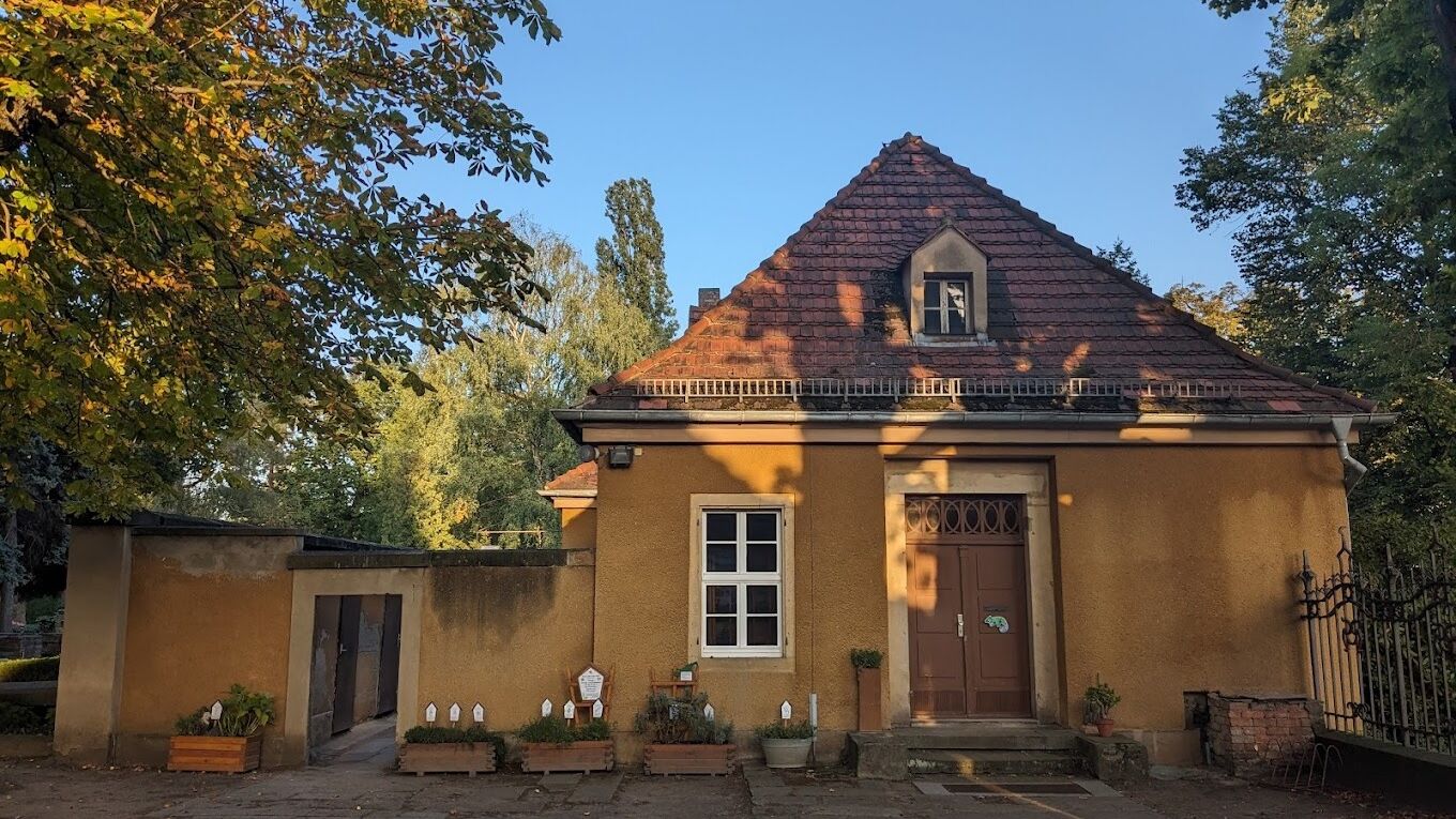 Ansicht Haus der Natur der NAJU Dresden